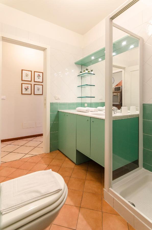 Flat 13: Elegante E Luminoso Con Terrazzo Privato Apartment โบโลญญา ภายนอก รูปภาพ