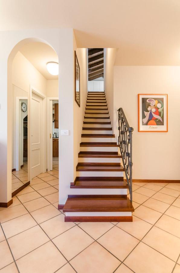 Flat 13: Elegante E Luminoso Con Terrazzo Privato Apartment โบโลญญา ภายนอก รูปภาพ