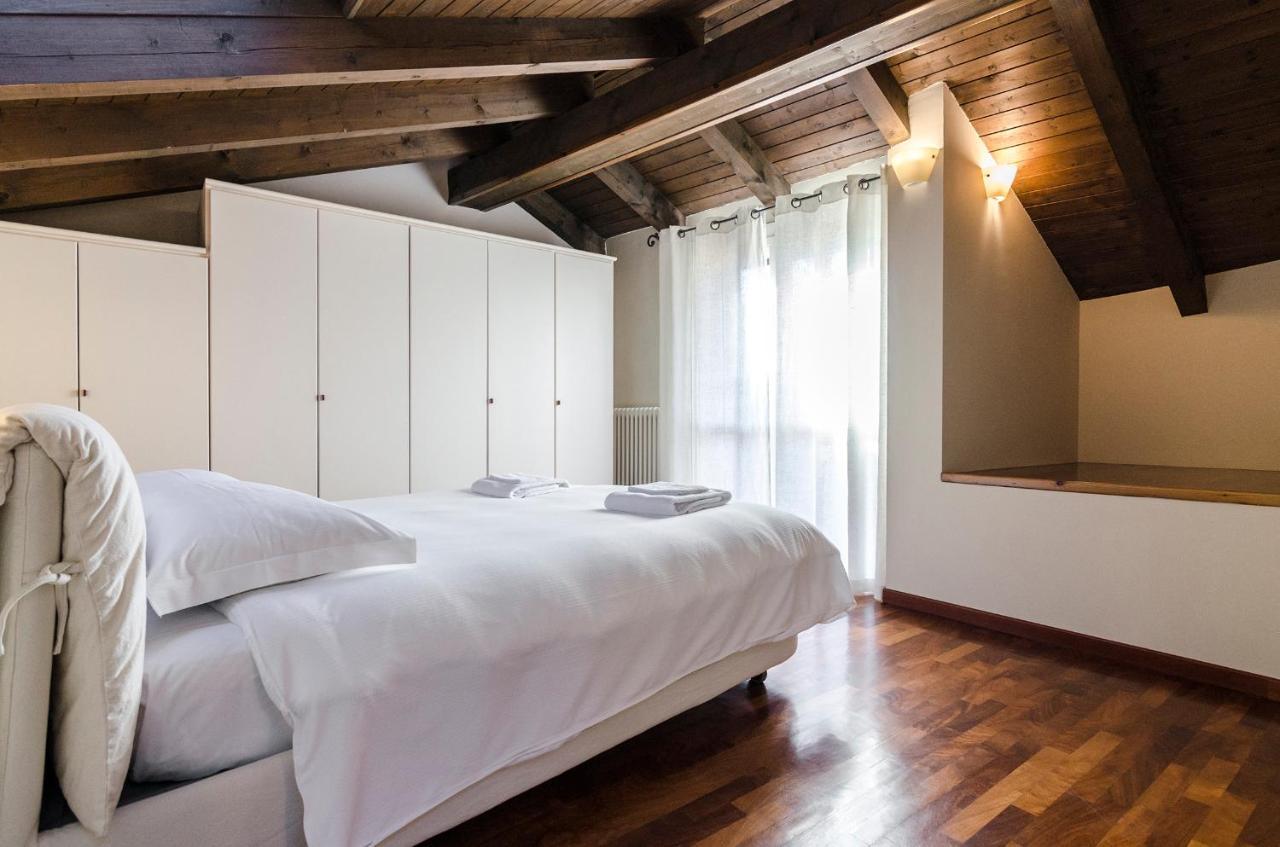Flat 13: Elegante E Luminoso Con Terrazzo Privato Apartment โบโลญญา ภายนอก รูปภาพ