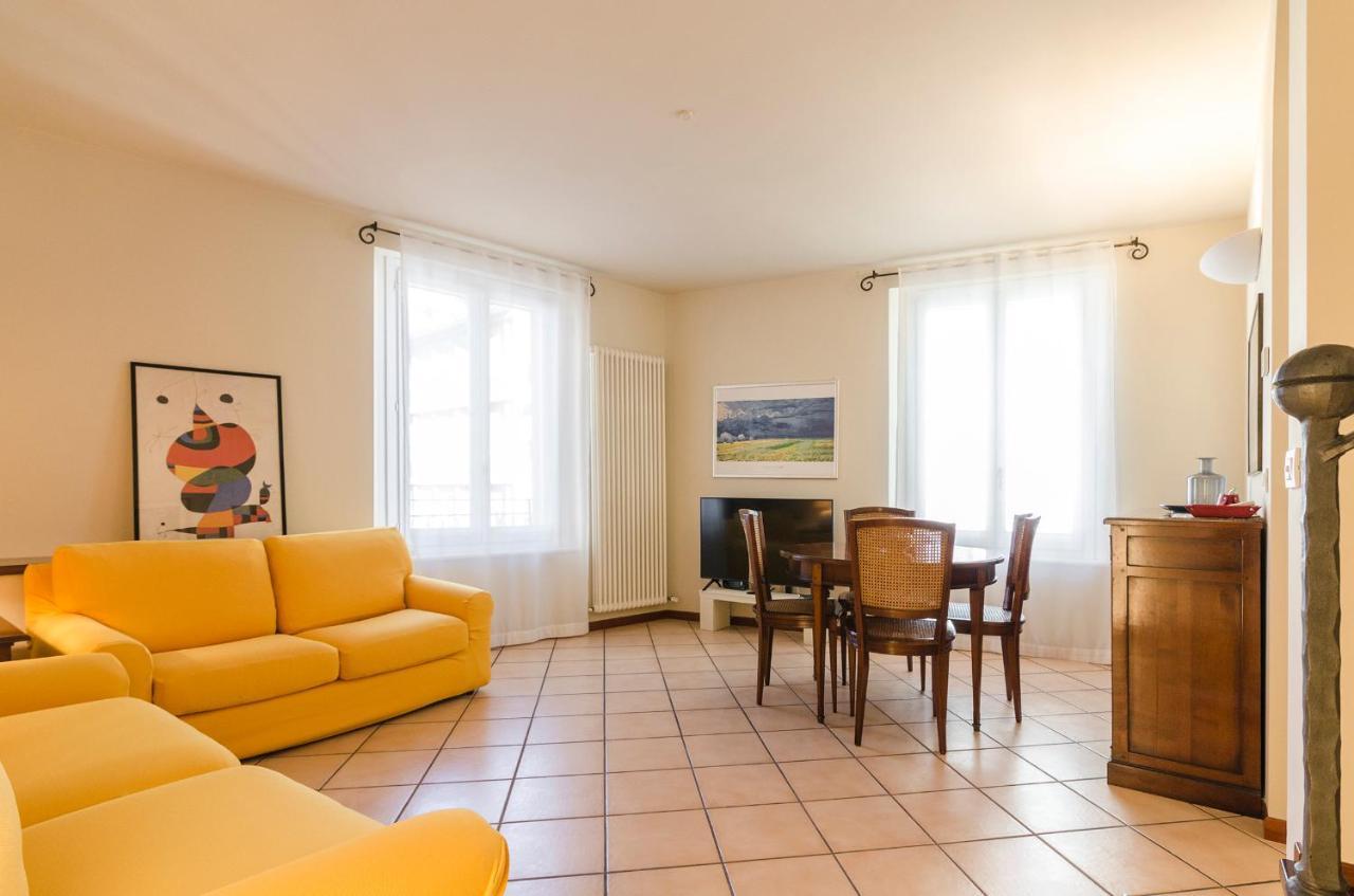 Flat 13: Elegante E Luminoso Con Terrazzo Privato Apartment โบโลญญา ภายนอก รูปภาพ