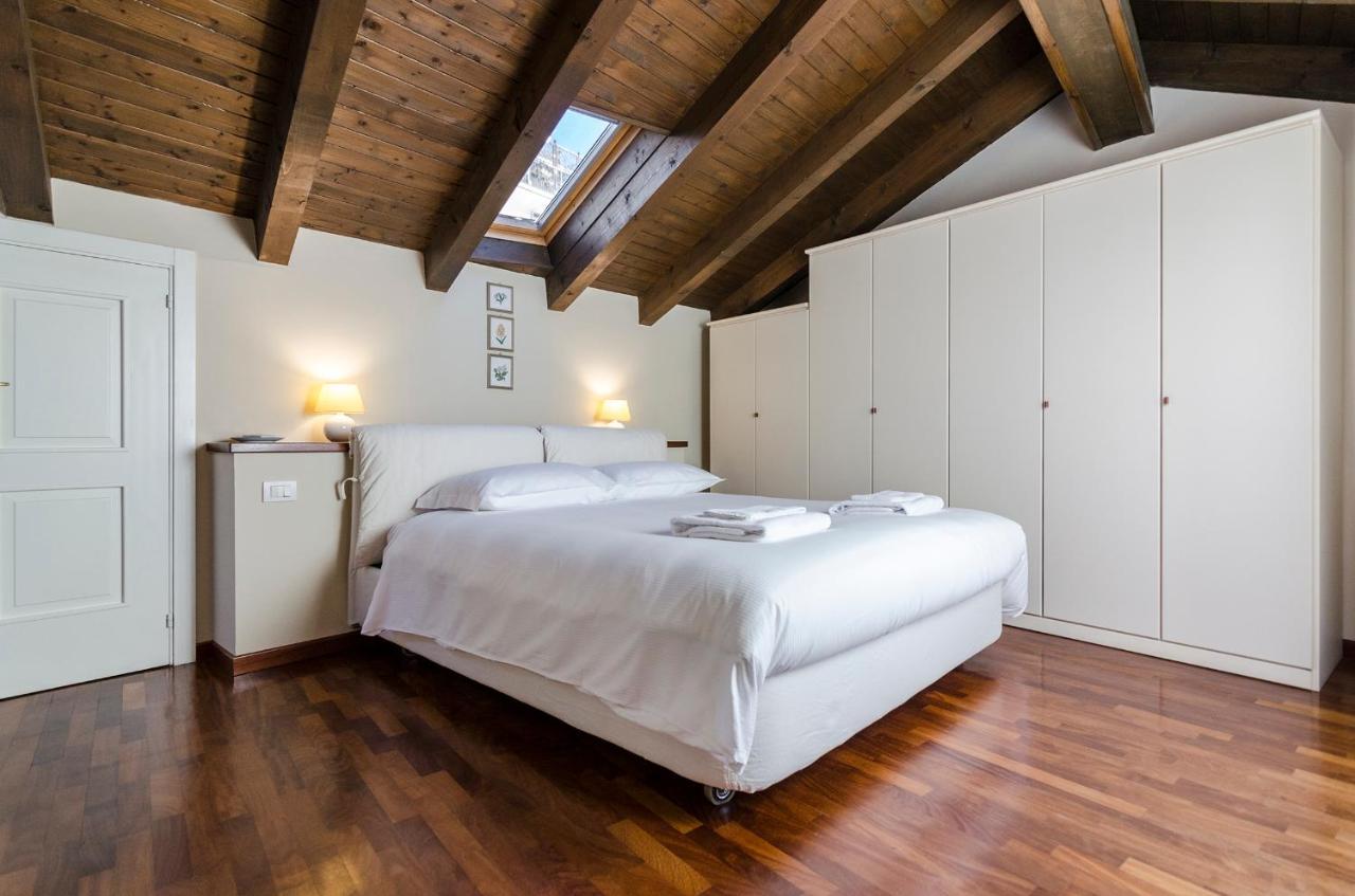 Flat 13: Elegante E Luminoso Con Terrazzo Privato Apartment โบโลญญา ภายนอก รูปภาพ