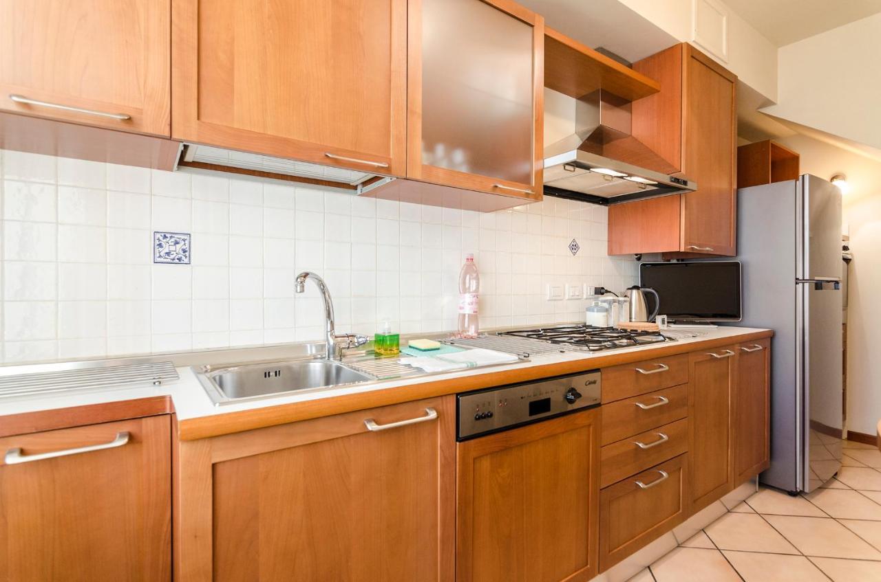 Flat 13: Elegante E Luminoso Con Terrazzo Privato Apartment โบโลญญา ภายนอก รูปภาพ
