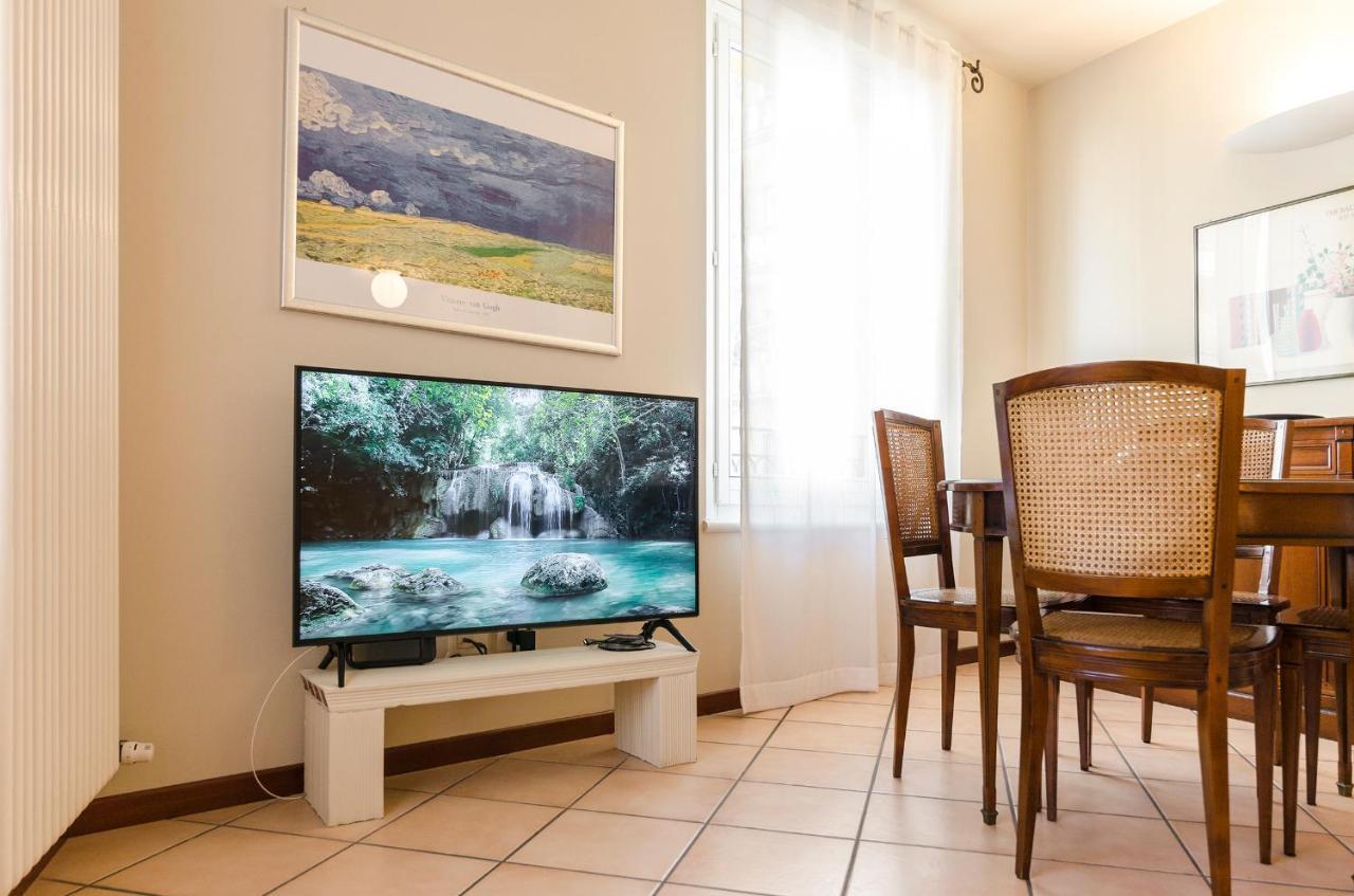 Flat 13: Elegante E Luminoso Con Terrazzo Privato Apartment โบโลญญา ภายนอก รูปภาพ
