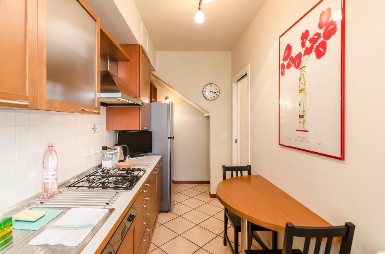 Flat 13: Elegante E Luminoso Con Terrazzo Privato Apartment โบโลญญา ภายนอก รูปภาพ